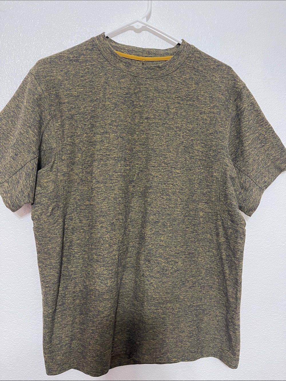 Lululemon Men's Heathered Olive Short Sleeve Crew Tee
